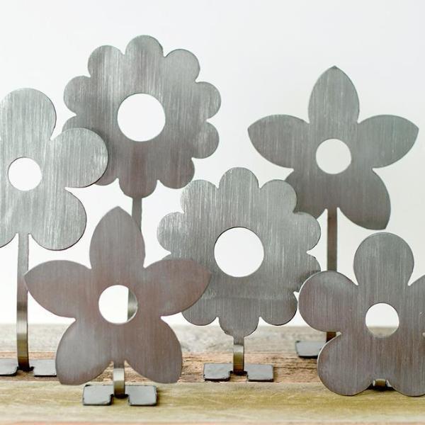 stand up flowers on table