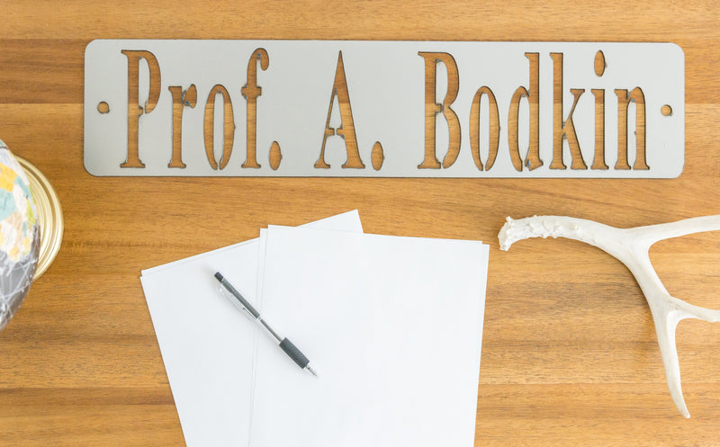 place plaque on desk