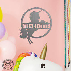 unicorn sign in unicorn themed room